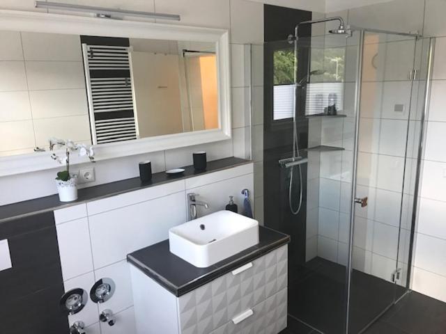 Top-Ferienwohnung Bei Berlin, Bis 3 Gaeste, Terrasse Und Garten Bestensee Exterior photo